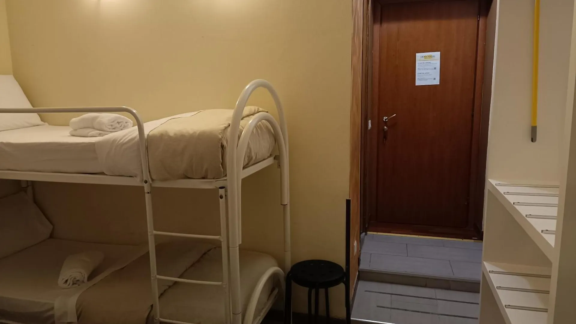 Alojamento de Acomodação e Pequeno-almoço Enjoy Roma Acomodação com café da manhã