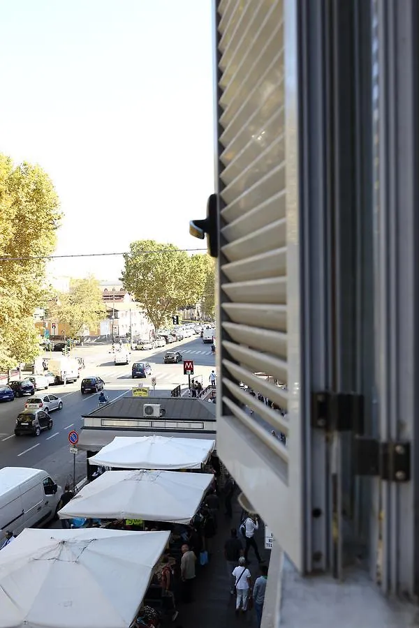 Bed and Breakfast Enjoy Roma